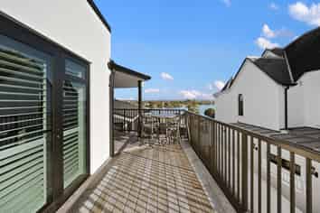 110 Pembroke Street, Hamilton Lake