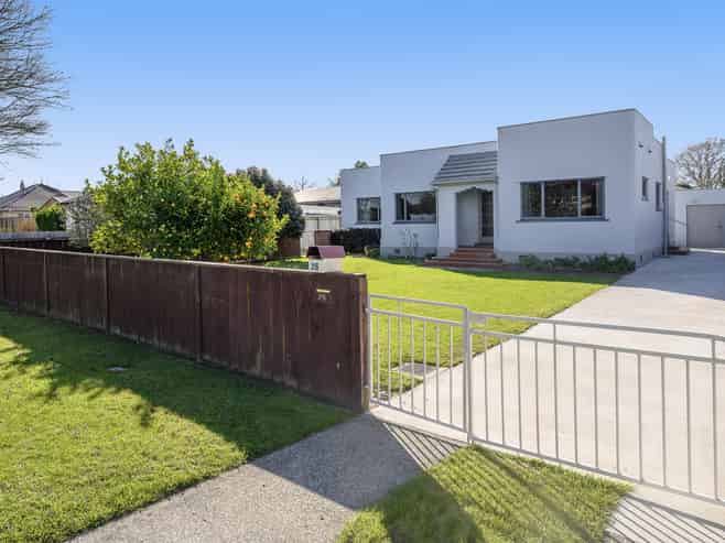 25 Pooles Road, Greerton