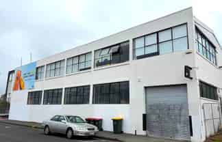 VALUE NEWTON OFFICE / WAREHOUSE

