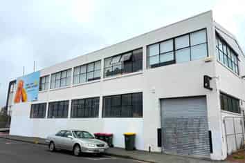 VALUE NEWTON OFFICE / WAREHOUSE
