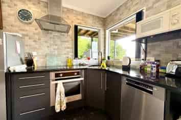 2A Robert St, Raglan