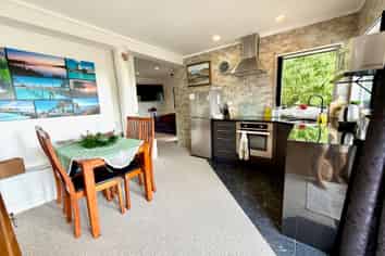 2A Robert St, Raglan