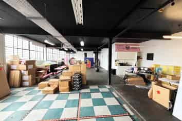 VALUE NEWTON WAREHOUSE / OFFICE
