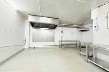 Food Grade Warehouse with Retail | 79 m2