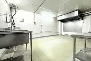 Food Grade Warehouse with Retail | 79 m2