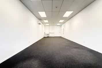 Modern Silverdale Office | 59 m2