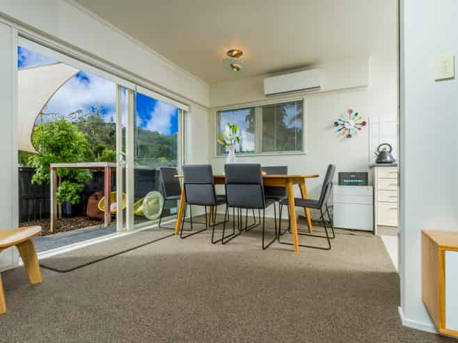 26 Lauderdale Road, Birkdale