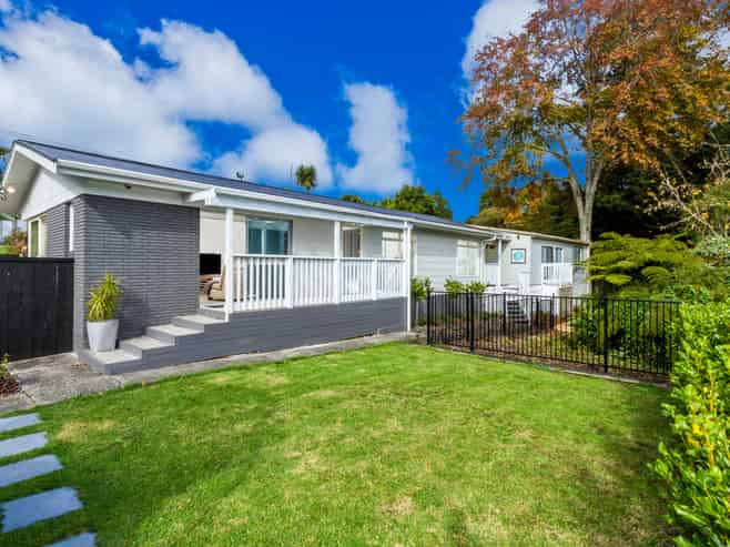 26 Lauderdale Road, Birkdale