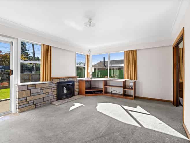 14 Dunstan Street, Otaki
