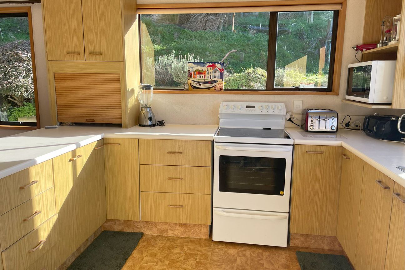 Fully Furnished Three Bedroom Rural Living - Widok 5