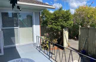 2/344 Lake Road, Takapuna