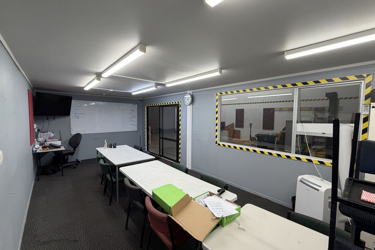 Versatile warehouse, office and showroom - Ansicht 5