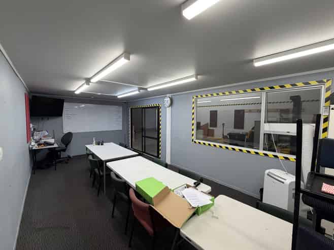 Versatile warehouse, office and showroom