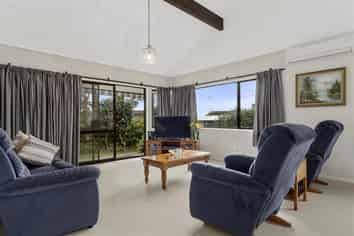 27b Kotuku Place, Matua