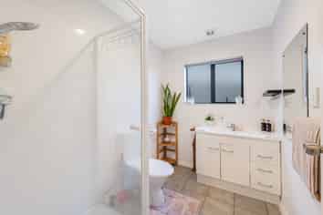 19B Eske Place, Highland Park