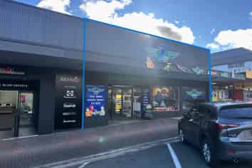 Premium c.300m² Site with Secure Internal Access Garage