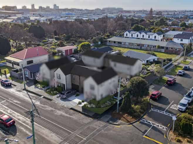2/394 Selwyn Street, Addington