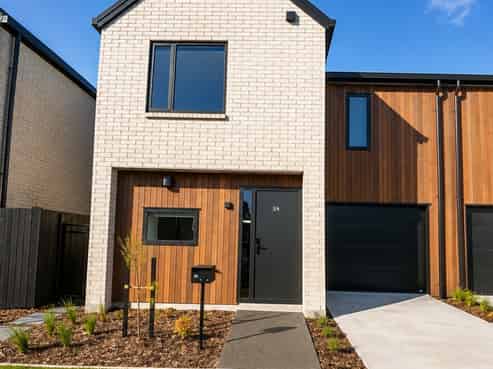 2/394 Selwyn Street, Addington