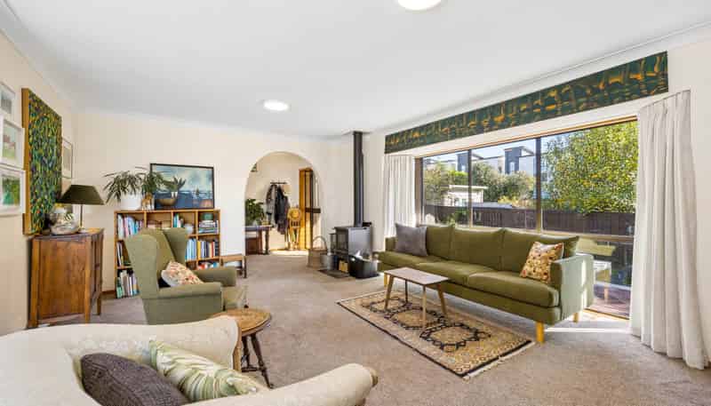 2/11 Kiwi Road, Point Chevalier