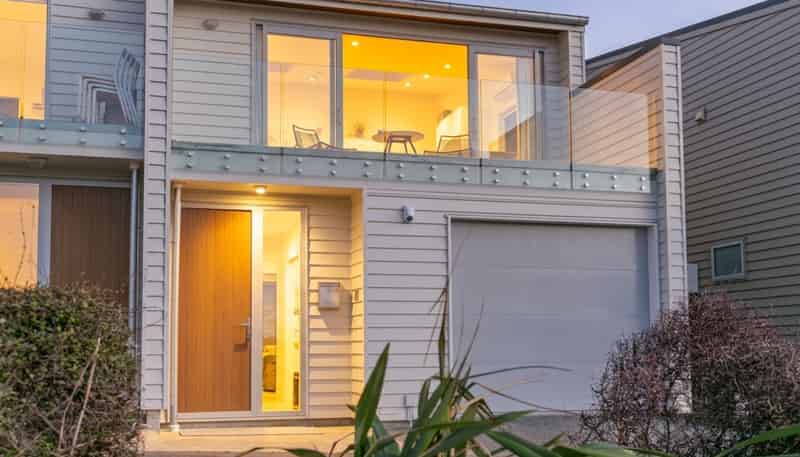 352 Queens Drive, Lyall Bay