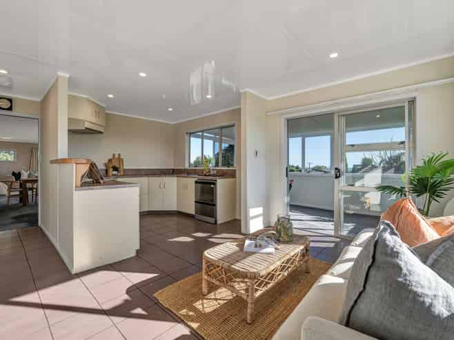 89 Wairau Road, OAKURA