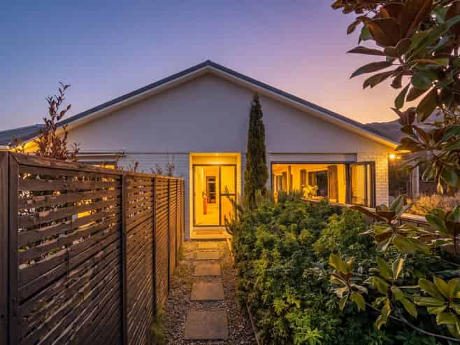 11 and 11A Niger Street, Wanaka