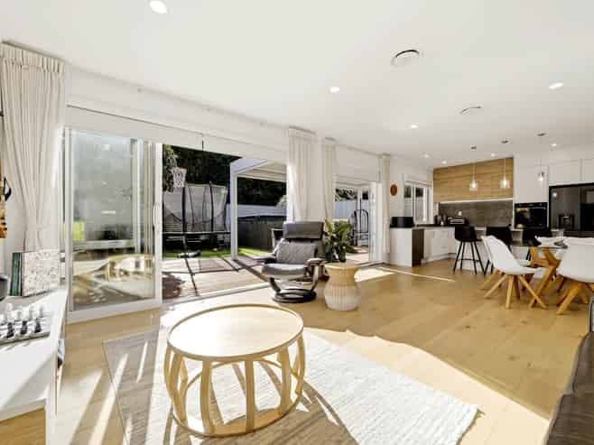 12 Pepperdine Place, Albany