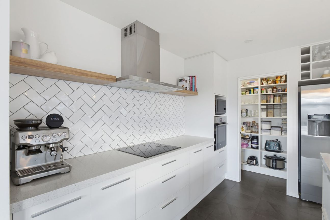 Owners are committed to their new home! - Vista 3