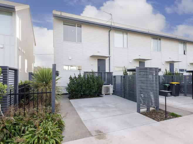 10 Sunshine Lane, New Brighton