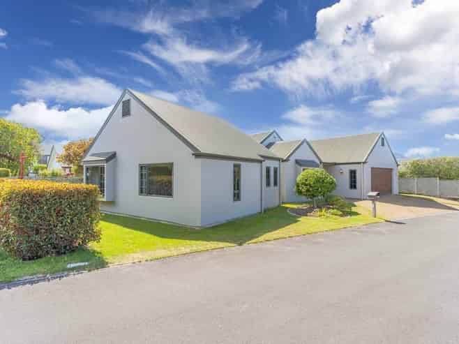 1 Joshua Place, Rangatira Park