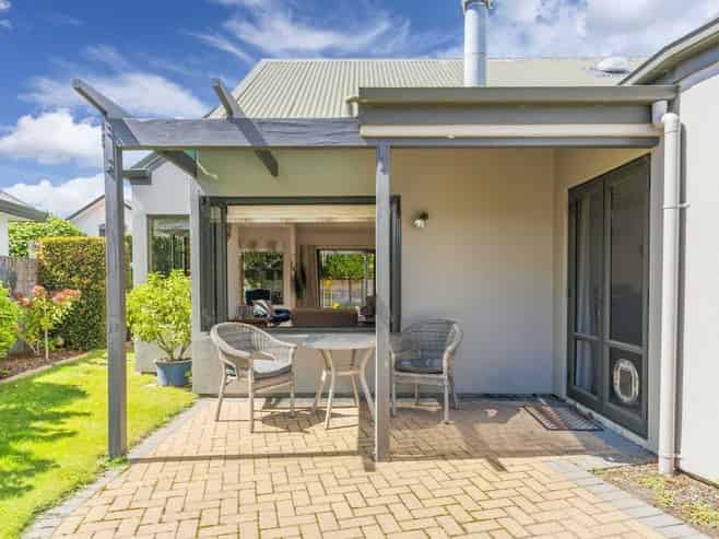 1 Joshua Place, Rangatira Park