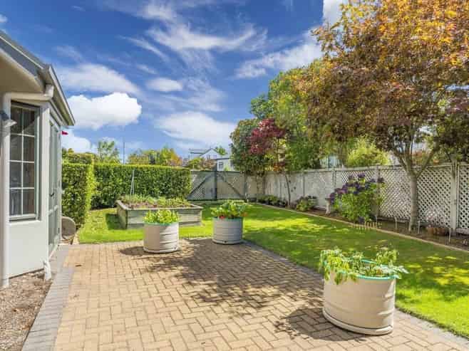1 Joshua Place, Rangatira Park