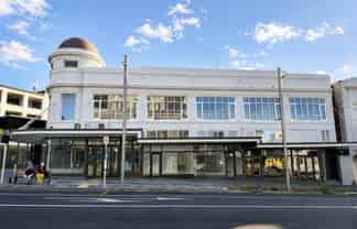 High Exposure Cafe / Restaurant Opportunity