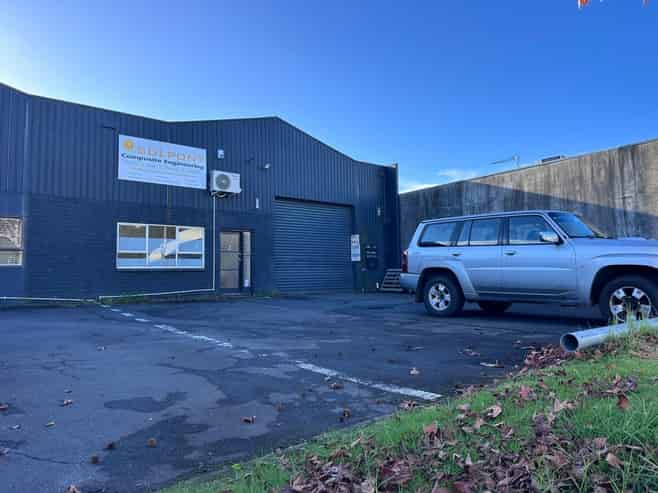 Roadfront Judea Warehouse