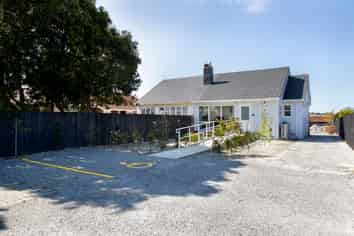 PROFESSIONAL HEALTH FACILITY