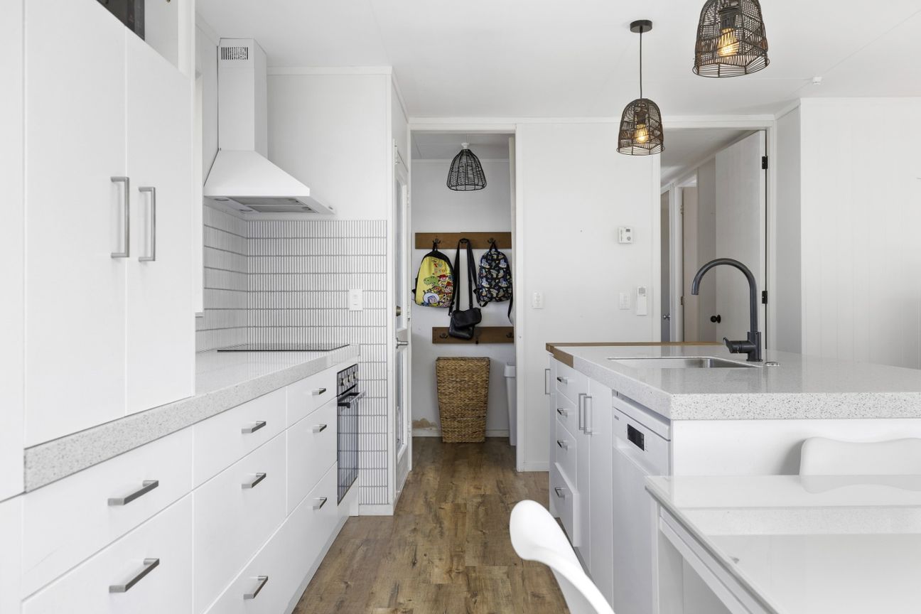 Spacious and Renovated Family Home in Prime Location - Meer