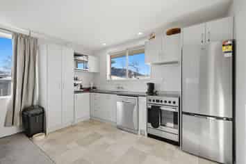 2/7 Ontario Place, Wainoni