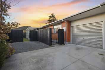 2/7 Ontario Place, Wainoni