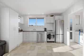 2/7 Ontario Place, Wainoni