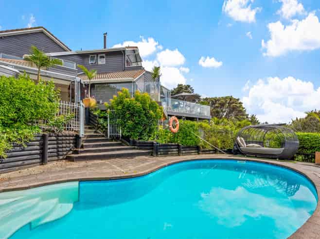 47 Puriri Place, Sandspit