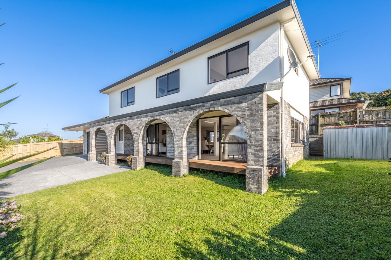 Elevated above Botany Downs – pohled 5