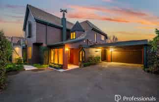 16a Hautana Square, Woburn