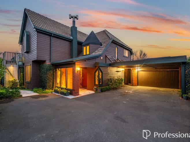 16a Hautana Square, Woburn