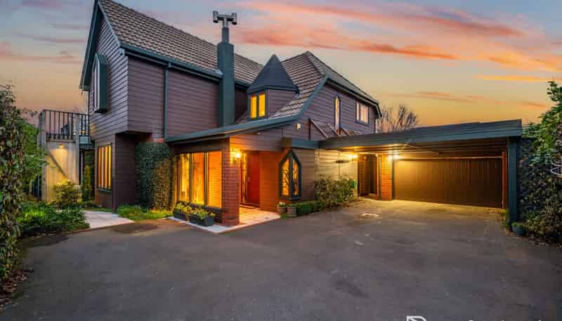16a Hautana Square, Woburn
