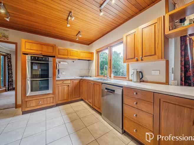16a Hautana Square, Woburn