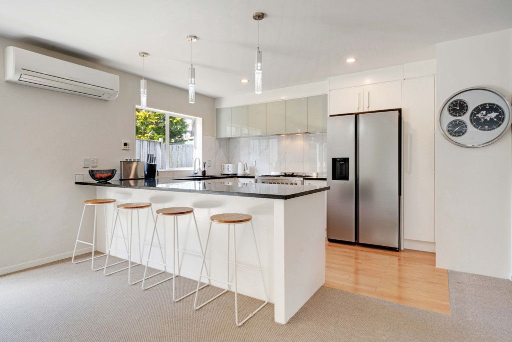 Timeless Style - Freehold, Brick & Tile! - Vista 4