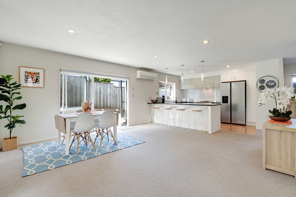 Timeless Style - Freehold, Brick & Tile! - Vista 5
