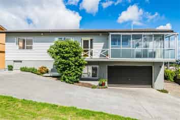 570A Beach Road , Rothesay Bay