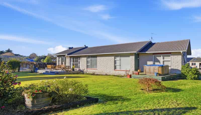 8 Foster Place, Amberley