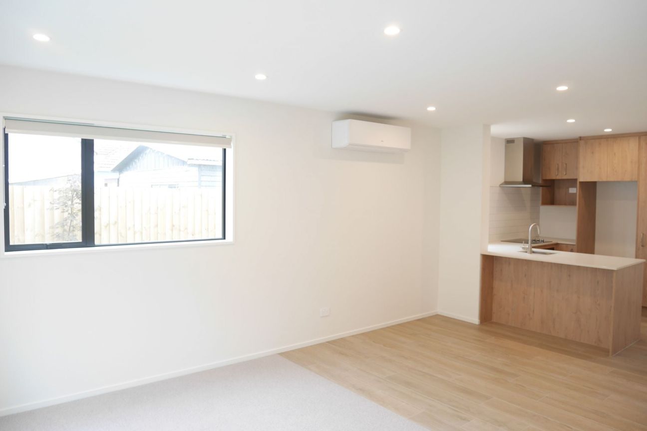 EDGEWARE - SHORT TERM LEASE, 2 BEDROOMS, 1 BATHROOM, HEATPUMP, SINGLE INTERNAL ACCESS GARAGE – další